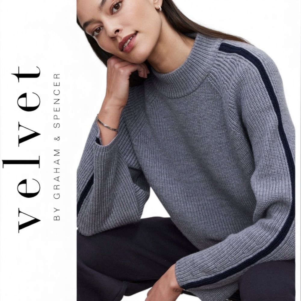 Velvet by Graham & Spencer Teagan Sweater Heather Gray / Navy Size Small